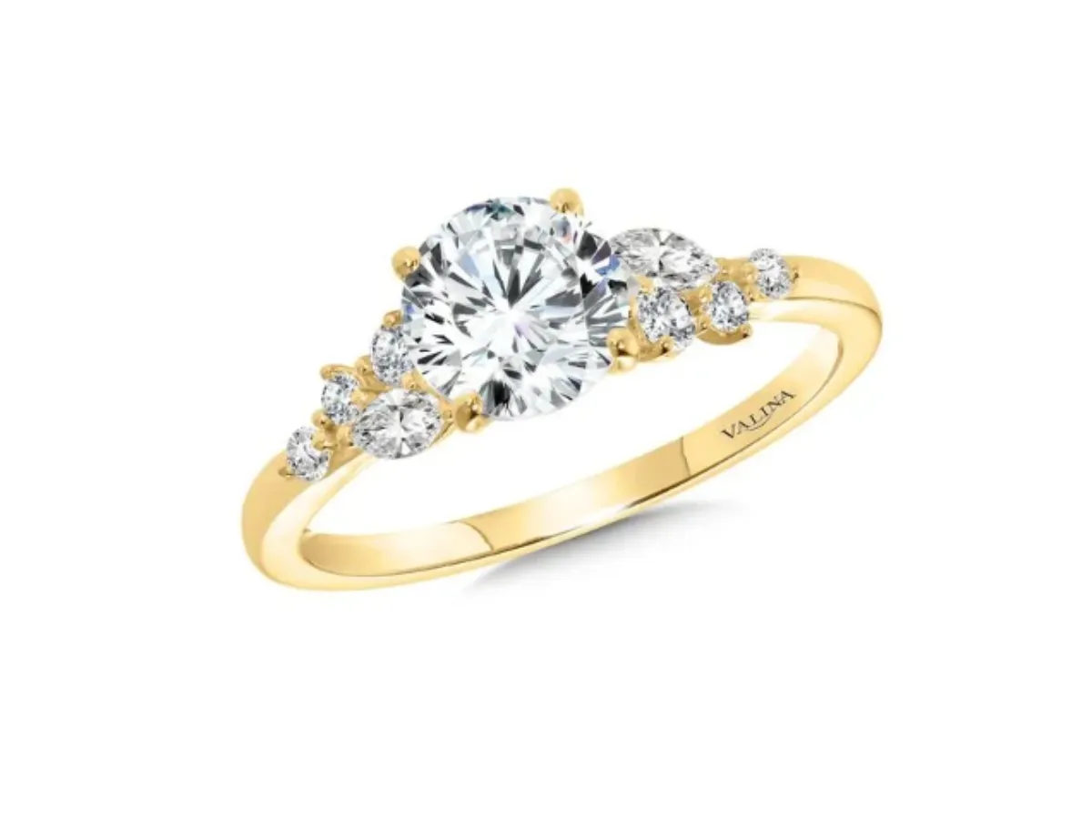 Round diamond cluster yellow gold ring