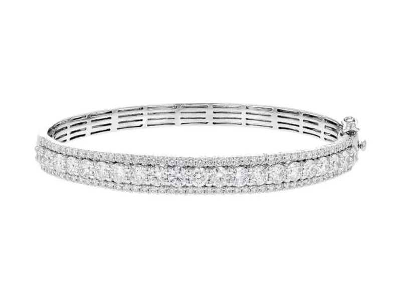 Read article: Cherished and Chic: Holiday Jewelry Gifts Your Daughter Will Love