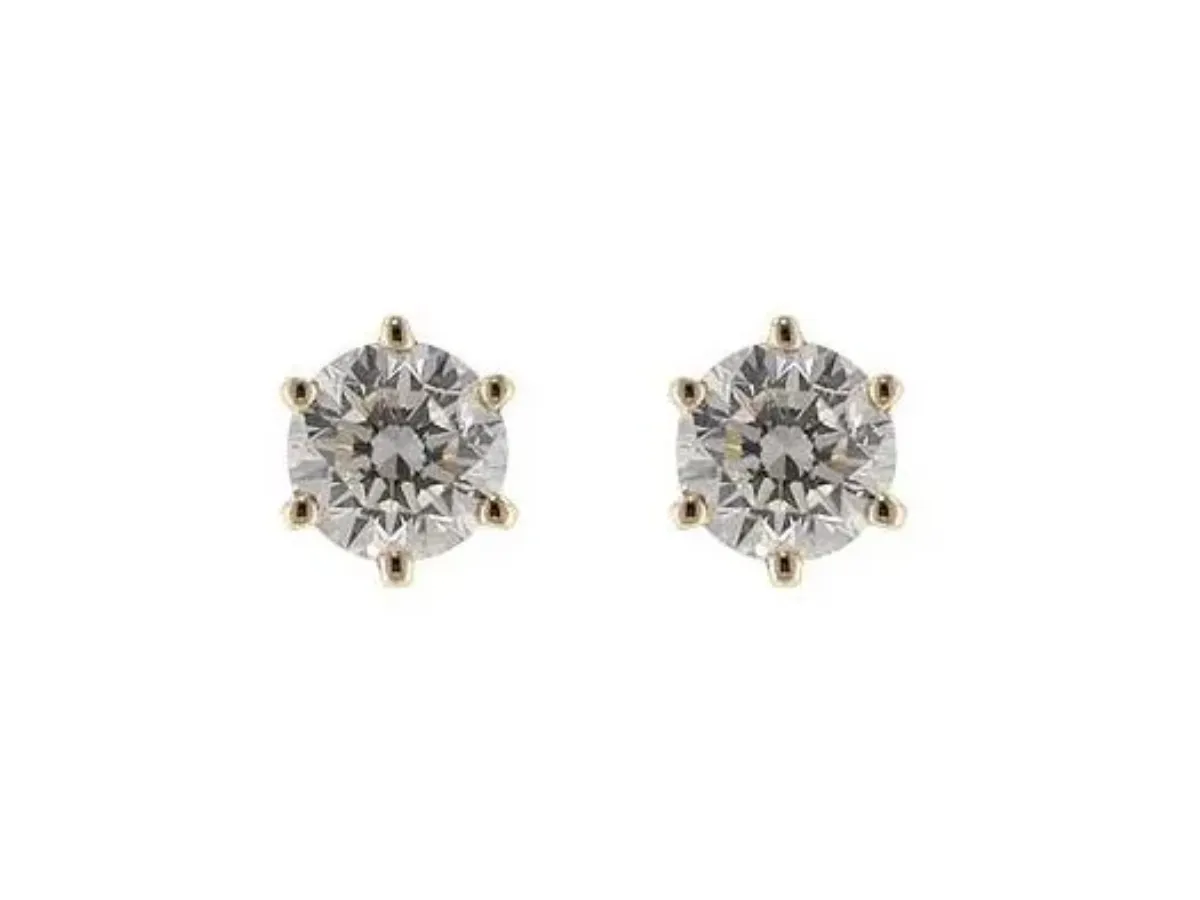 Diamond stud earrings in gold setting