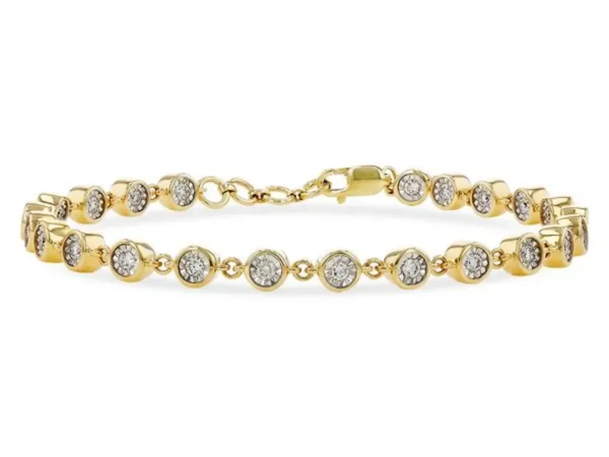 The Trendiest Holiday Jewelry Gifts for Teens This Year