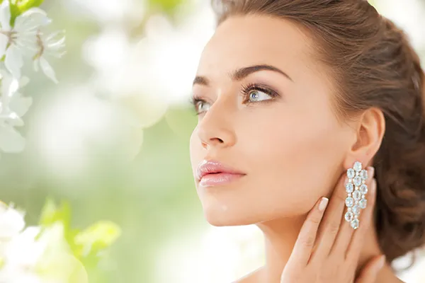 Radiant Colors: Embrace spring's vivacity by incorporating jewelry adorned with bright, cheerful colors. Whether through gemston