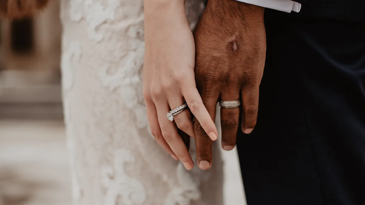 Summer Wedding Jewelry: Trends and Tips