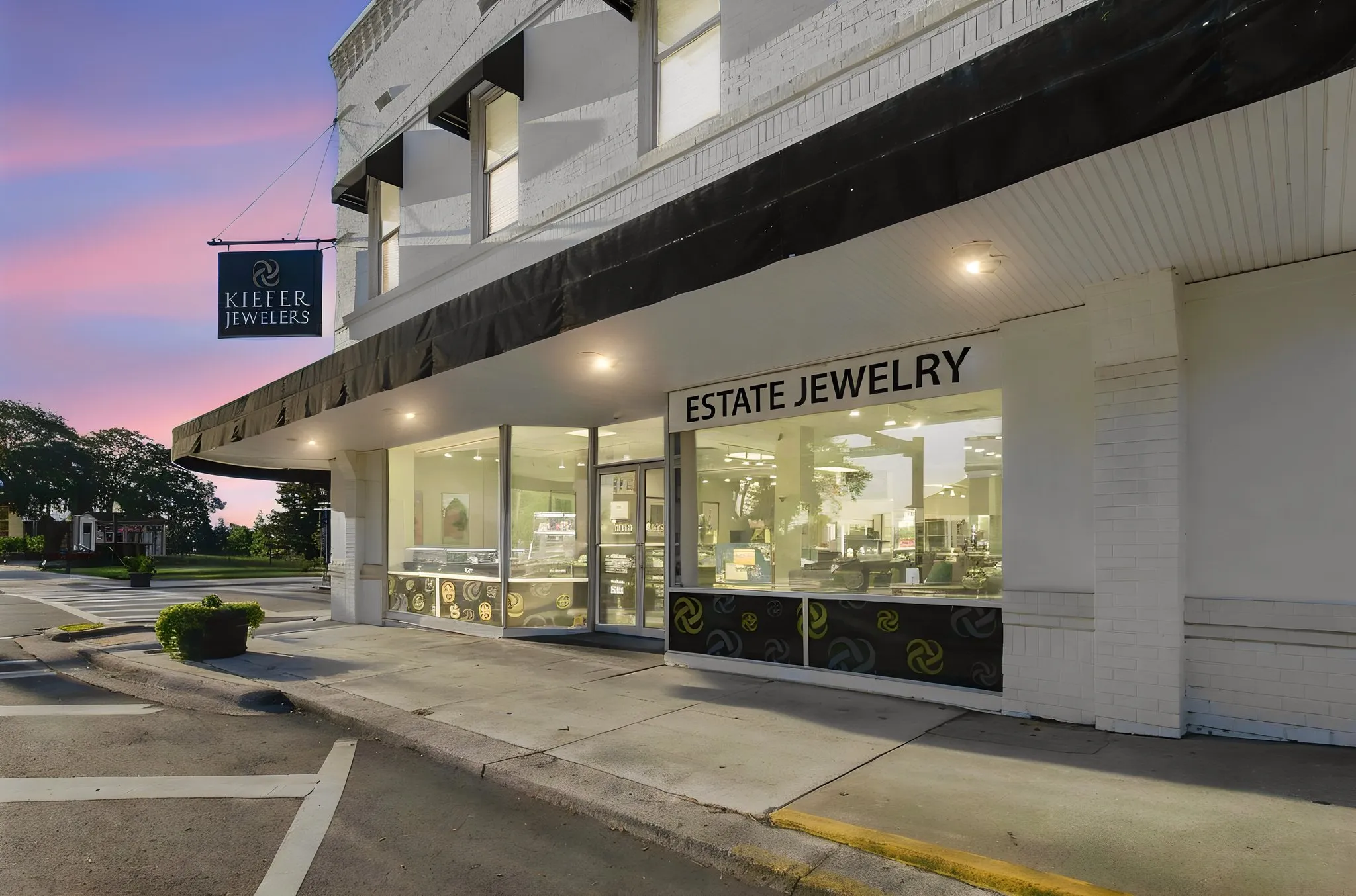 our Dade City location located at 37850 Meridian Avenue in Dade City, FL