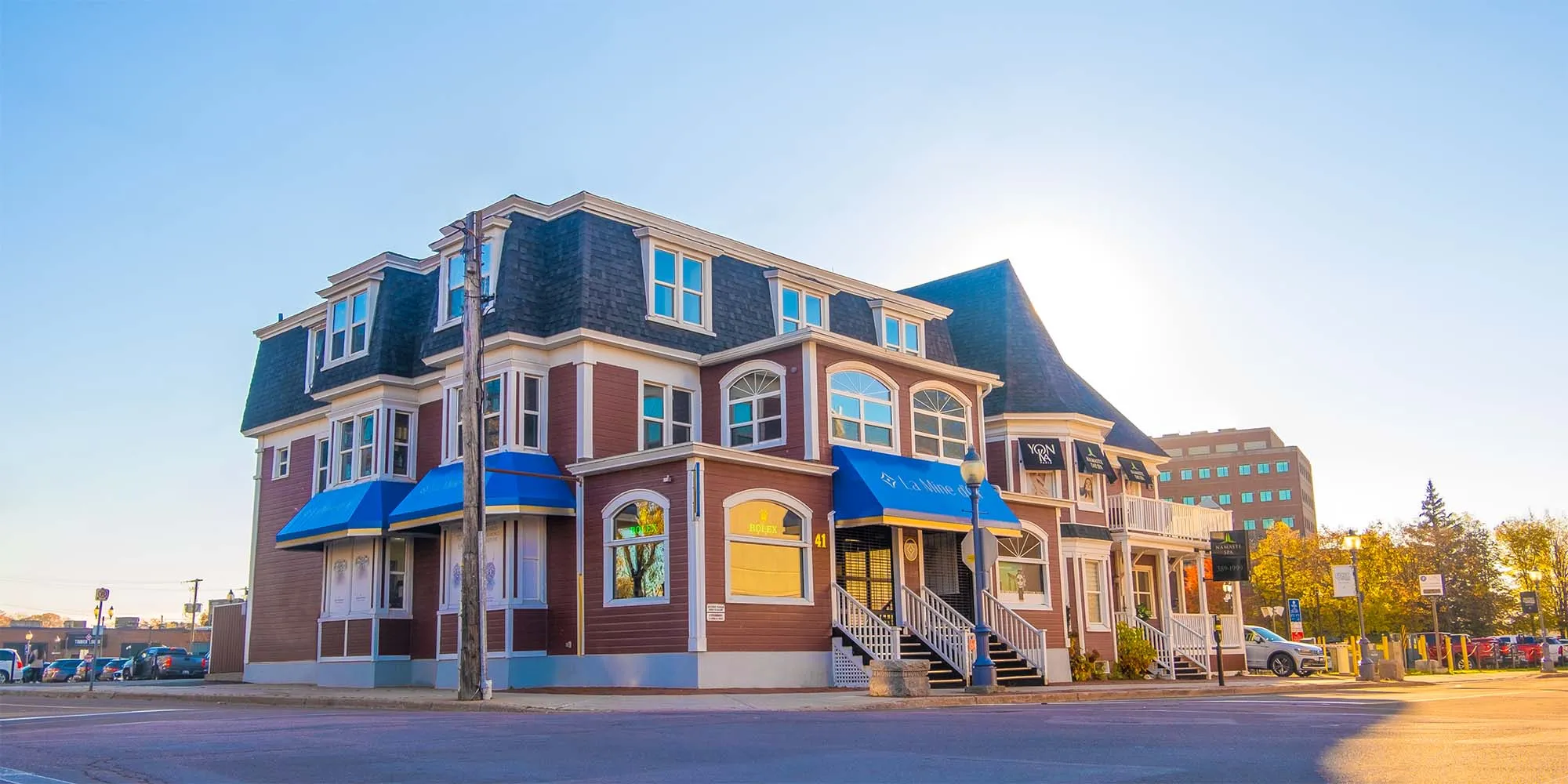 Moncton Store Explore our collections of fine jewellery and luxury timepieces in the heart of downtown Moncton. La Mine dOr Moncton, NB