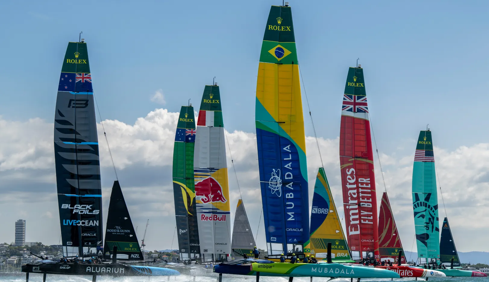 Hannah Mills – Rolex Testimonee  A skipper committed to inclusion With two gold medals and one silver, Hannah Mills is the mos