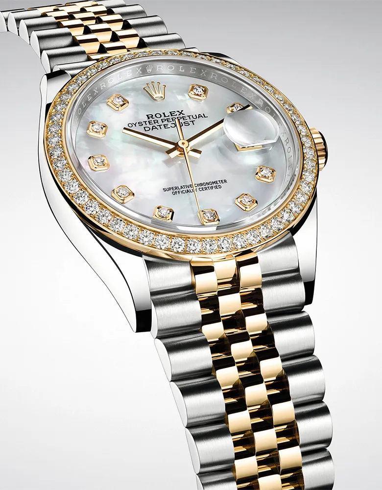A continually updated watchmaking icon The Datejust is constantly reinventing itself. Its varied reinterpretations express and s