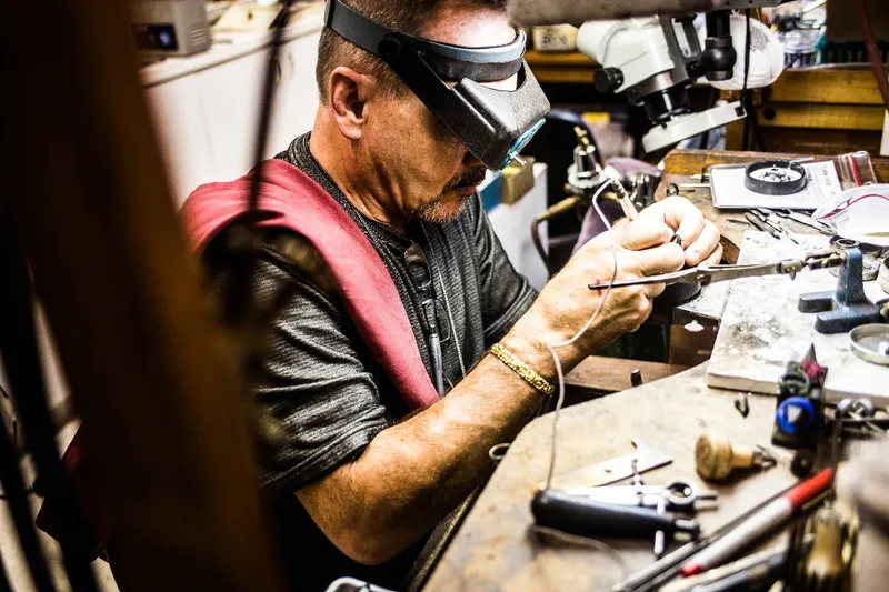 Read article: About Les Olson Jewelers: Artists at Play, Partners in Your Story