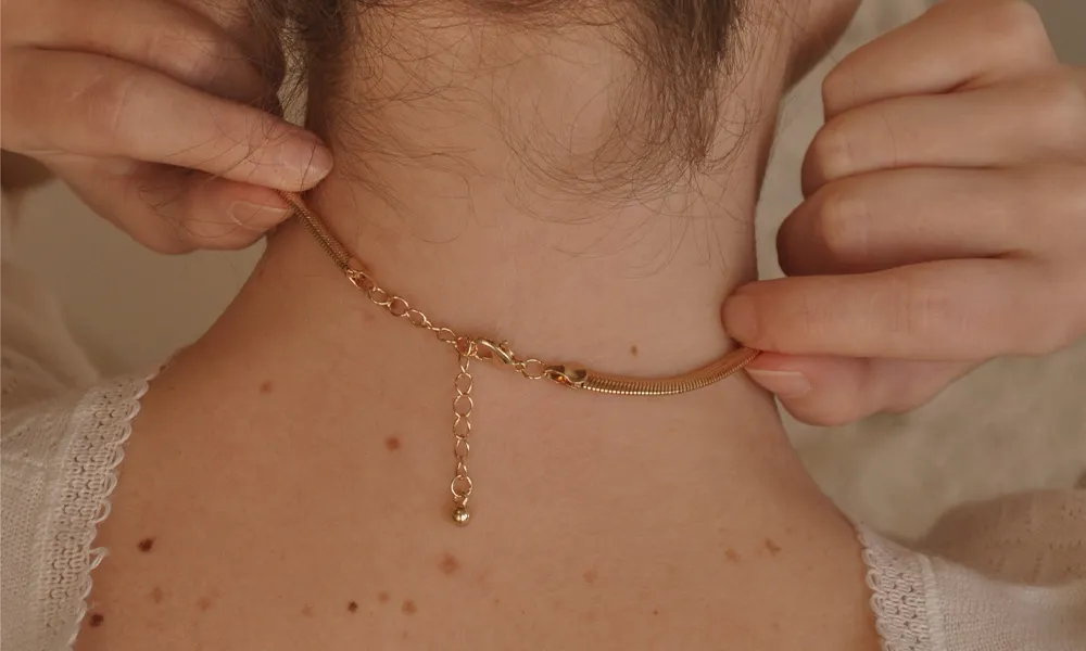 Eight Different Types of Necklace Clasps