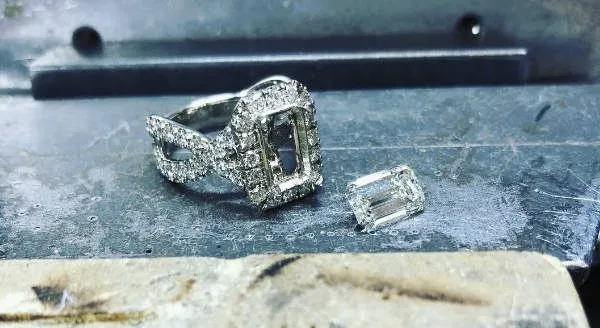 Make Gold Jewelry Special With Custom Designs