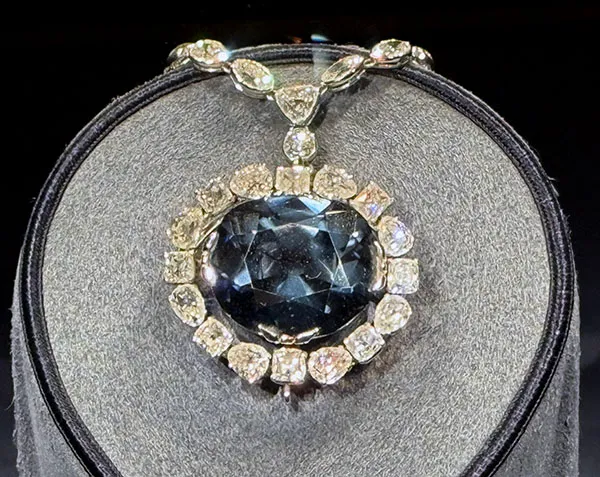 How We Scored a Crowdless Encounter With World's Most Famous Diamond
