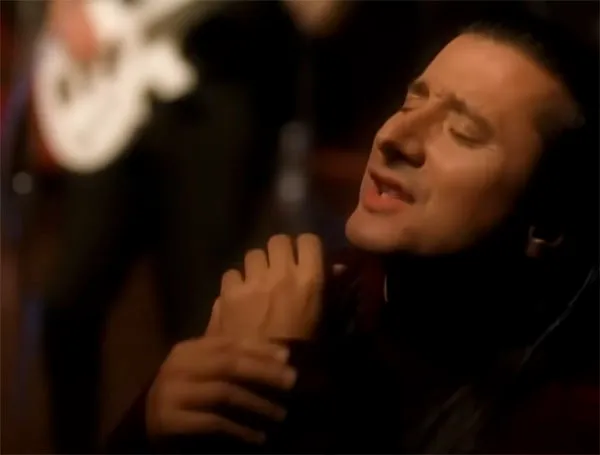 Music Friday: Journey’s Steve Perry Sings About a 'Band of Gold That Shine