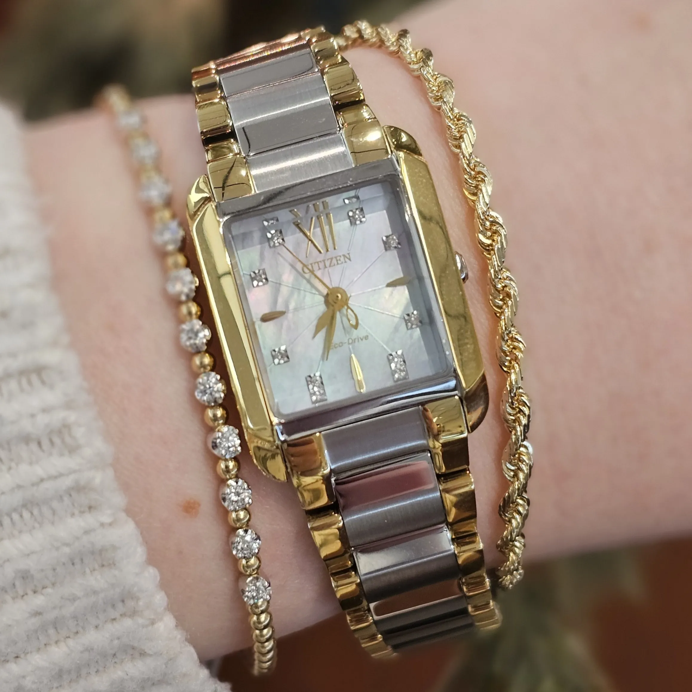 Jewelry Under $1000 at Mark Jewellers La Crosse, WI