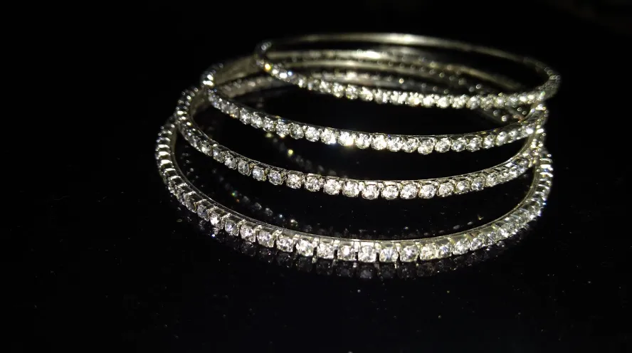 The Allure of Silver Bangle Bracelets and Other Jewelry Trends