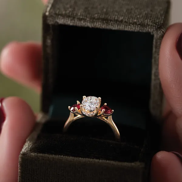 vintage 3 stone engagement ring
