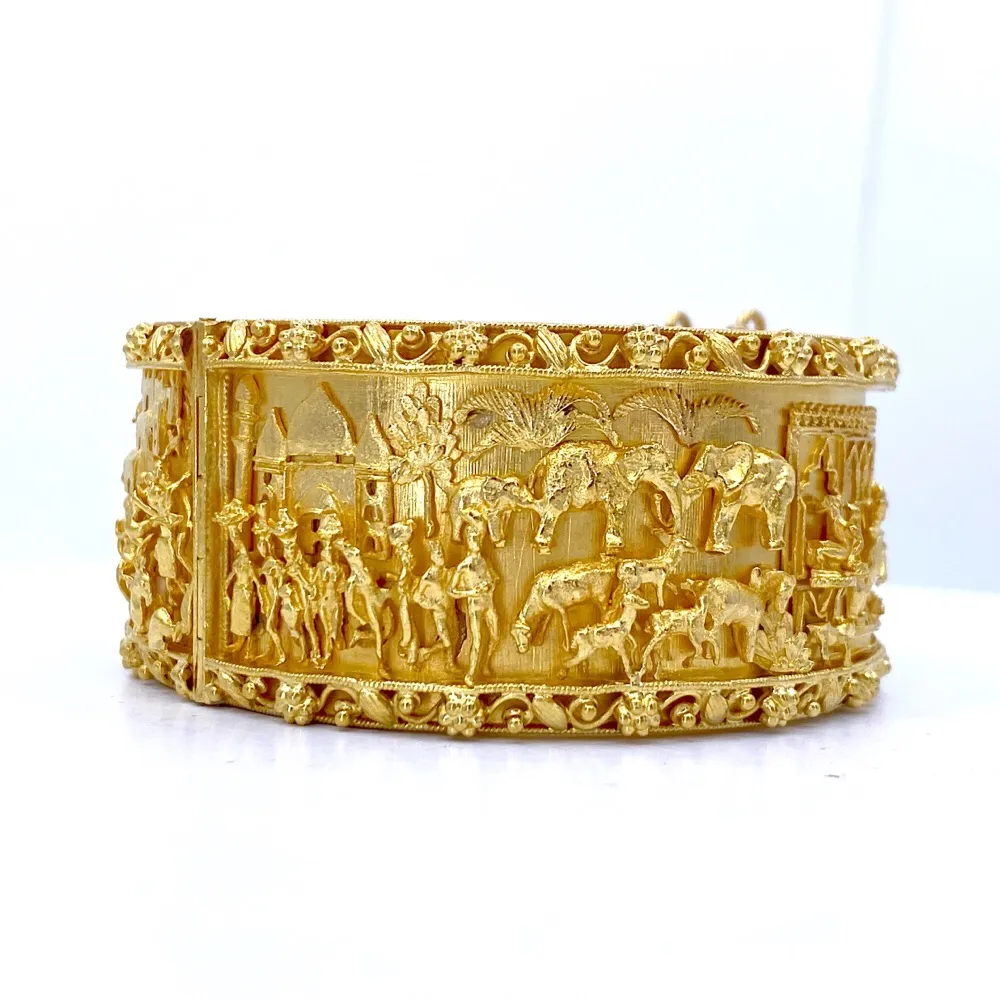 Bridal Bangles & Bracelets Choose from intricately designed 22KY & 24KY Kara Style Bracelets or Filagree Bangles Javeri Jewelers