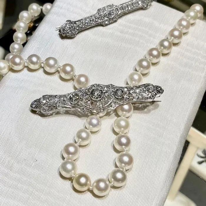 Embracing the Quiet Luxury Trend: Antique Jewelry and Timeless Elegance