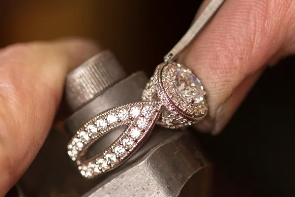 Learn about Stone Setting and Tightening image