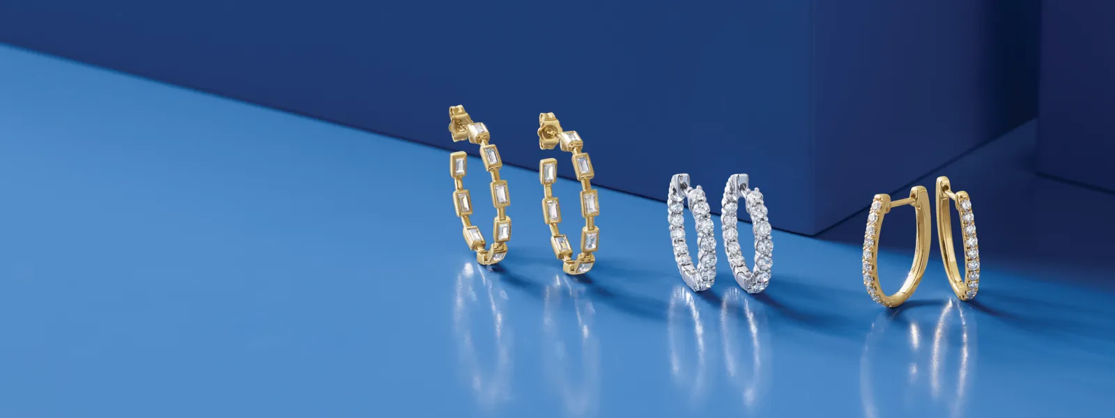 Discover our collection of everyday earrings and add a touch of elegance to any outfit. From classic studs to statement drops, s