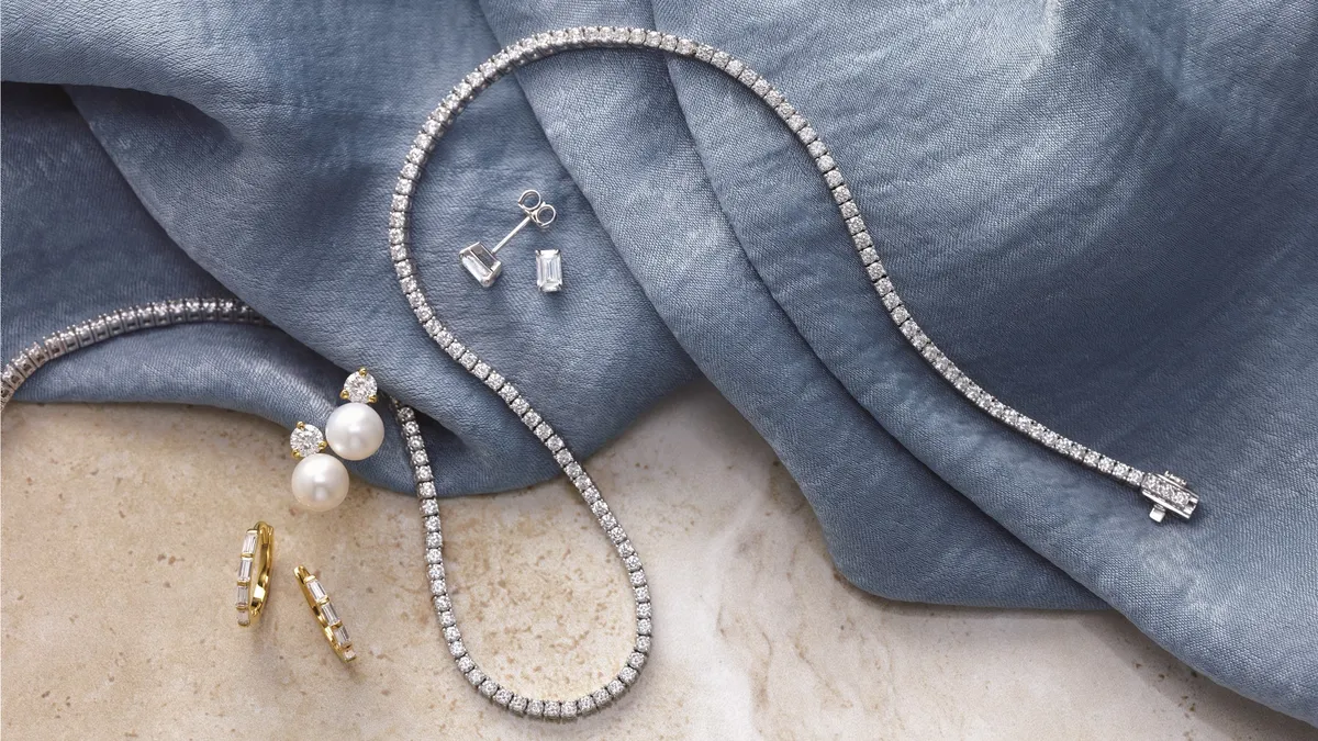 Read article: Building Your Classic Jewelry Collection