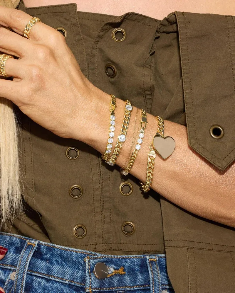 Shop for gifts under $500 for mother's day at Peter & Co. Jewelers, serving Avon lake, and the Cleveland, Ohio area.