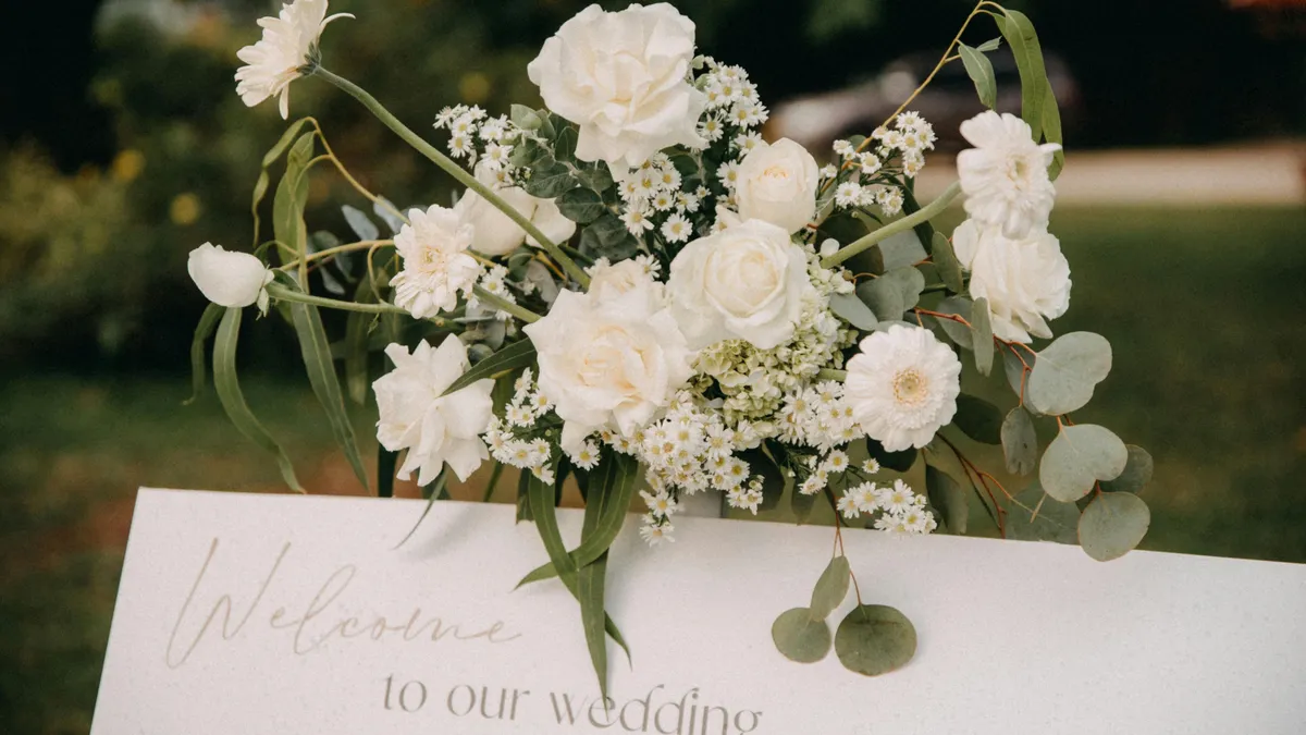 Read article: Cleveland Wedding Vendor Guide for Newly Engaged Couples
