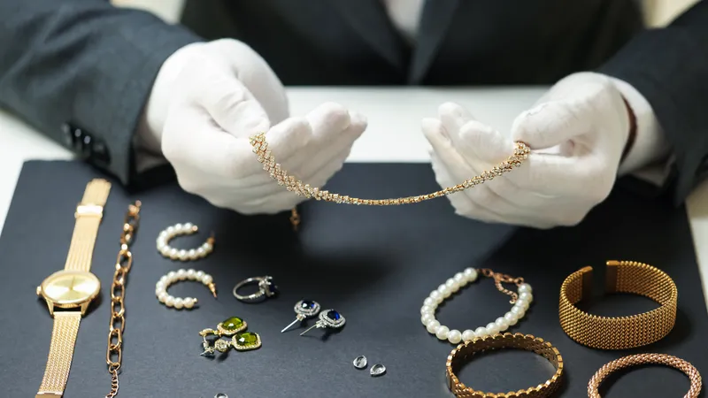 Read article: What Makes a Piece of Jewelry Worth Passing Down?