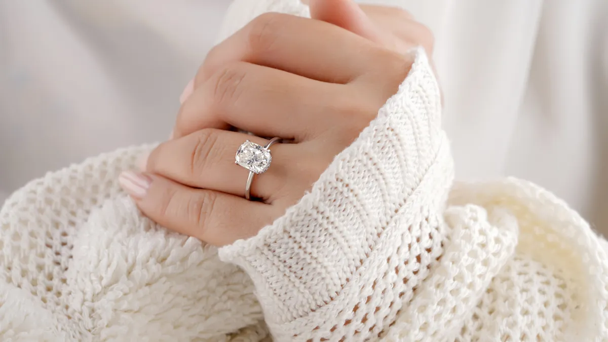 Read article: How to Get Your Ring Ready for Engagement Photos