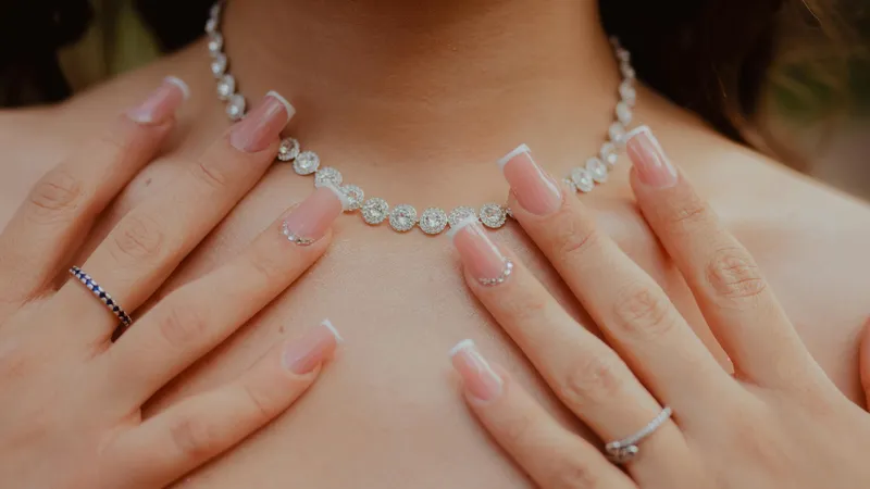 Read article: Best Jewelry Gifts for Someone Who Does Not Wear a Lot of Jewelry