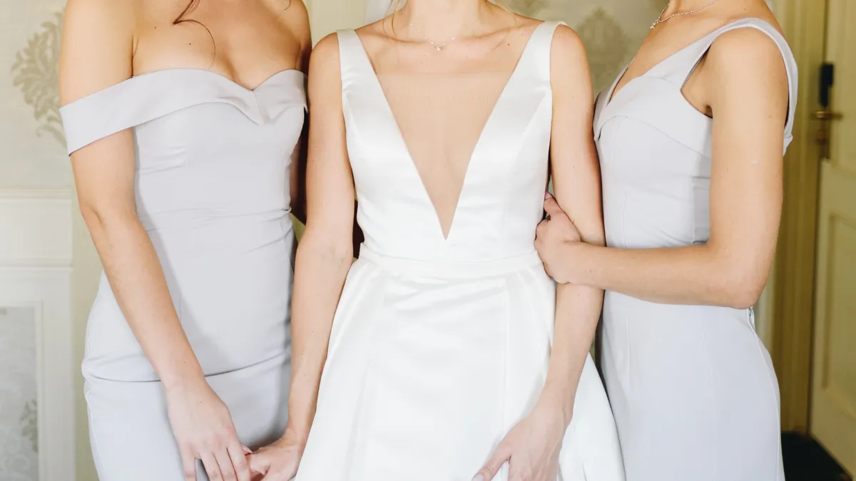 How to Match Jewelry With Your Wedding Dress Neckline