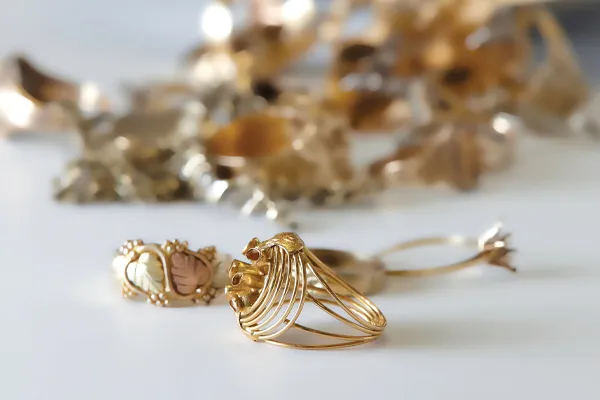 Learn about Gold & Diamond Buying image