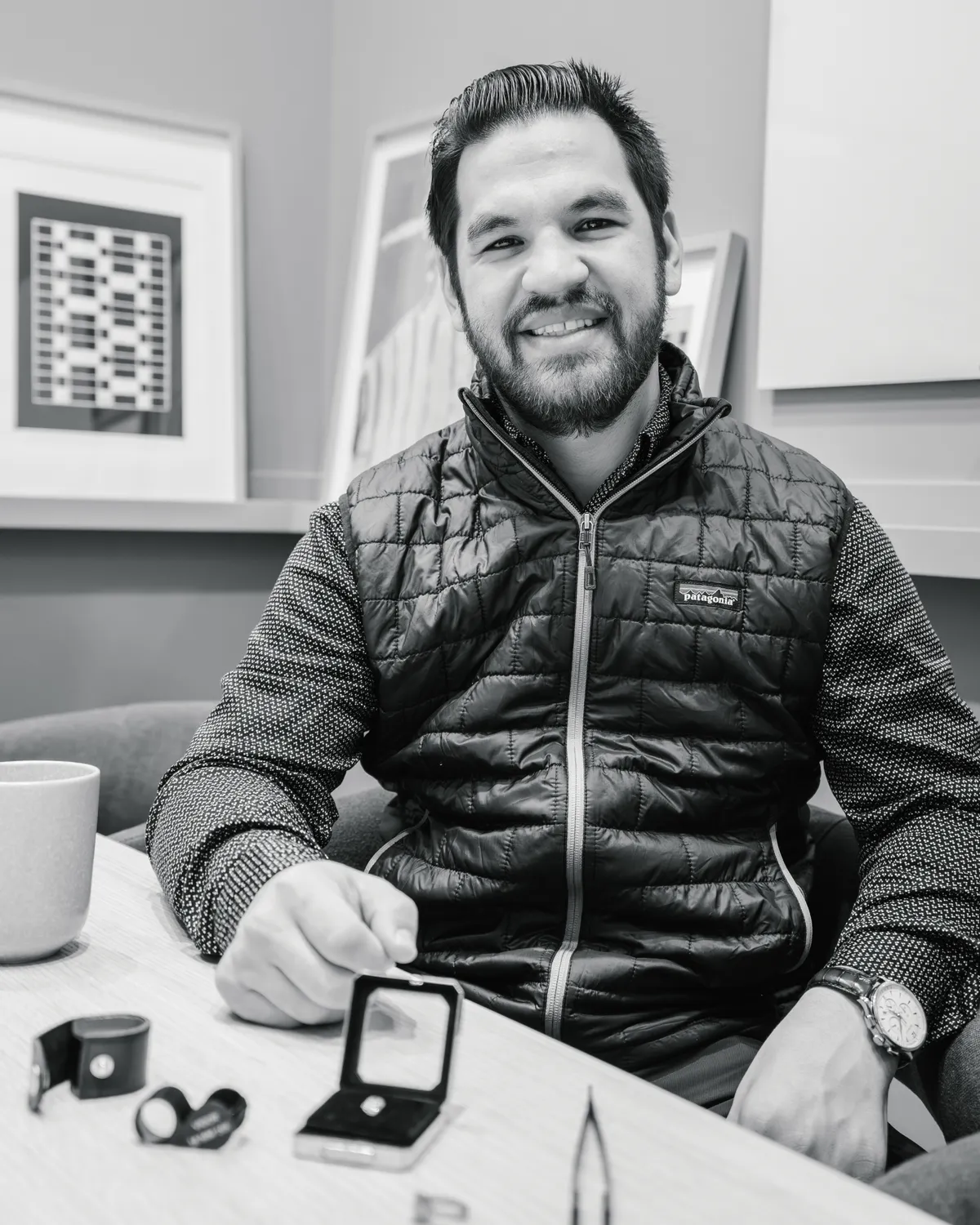 Phoenix Private Jewelers vs Retail Chains: Why Local Wins