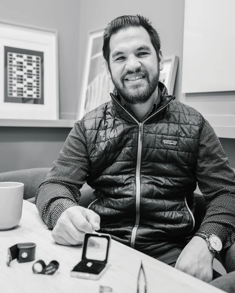 Read article: Phoenix Private Jewelers vs Retail Chains: Why Local Wins