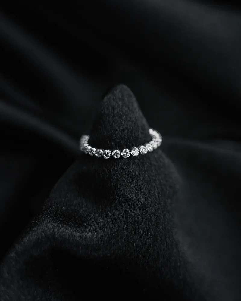 Read article: Find Your Dream 10 Carat Diamond Ring: Guide & Tips
