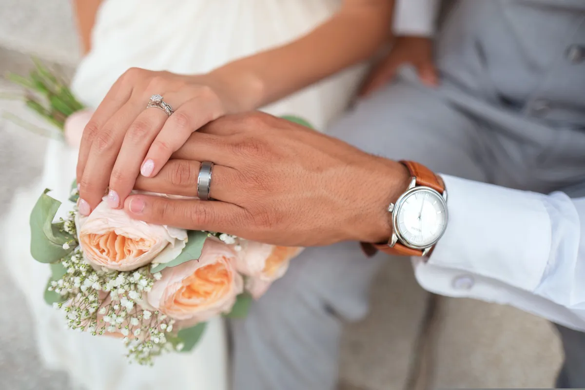 The Ultimate Wedding Band Stacking Guide: Build a Cohesive, Comfortable Ring Sta