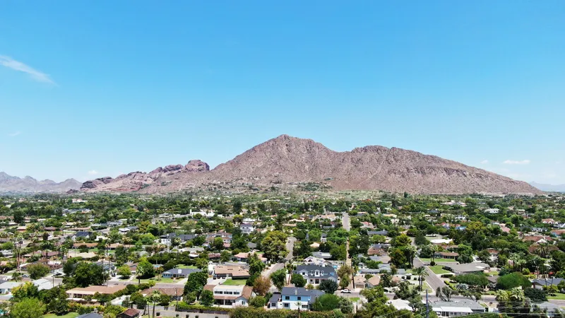 Read article: Top 5 Locations to Propose in the Phoenix Valley