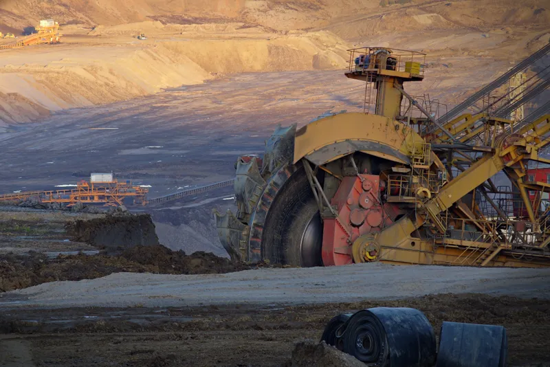 Read article: Arizona Turquoise 101: History, Mines & Modern Heirloom