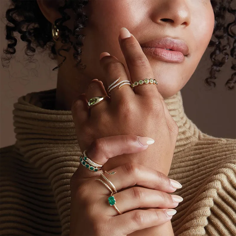 2025 Trendy Women's Jewelry: Styles & Brands