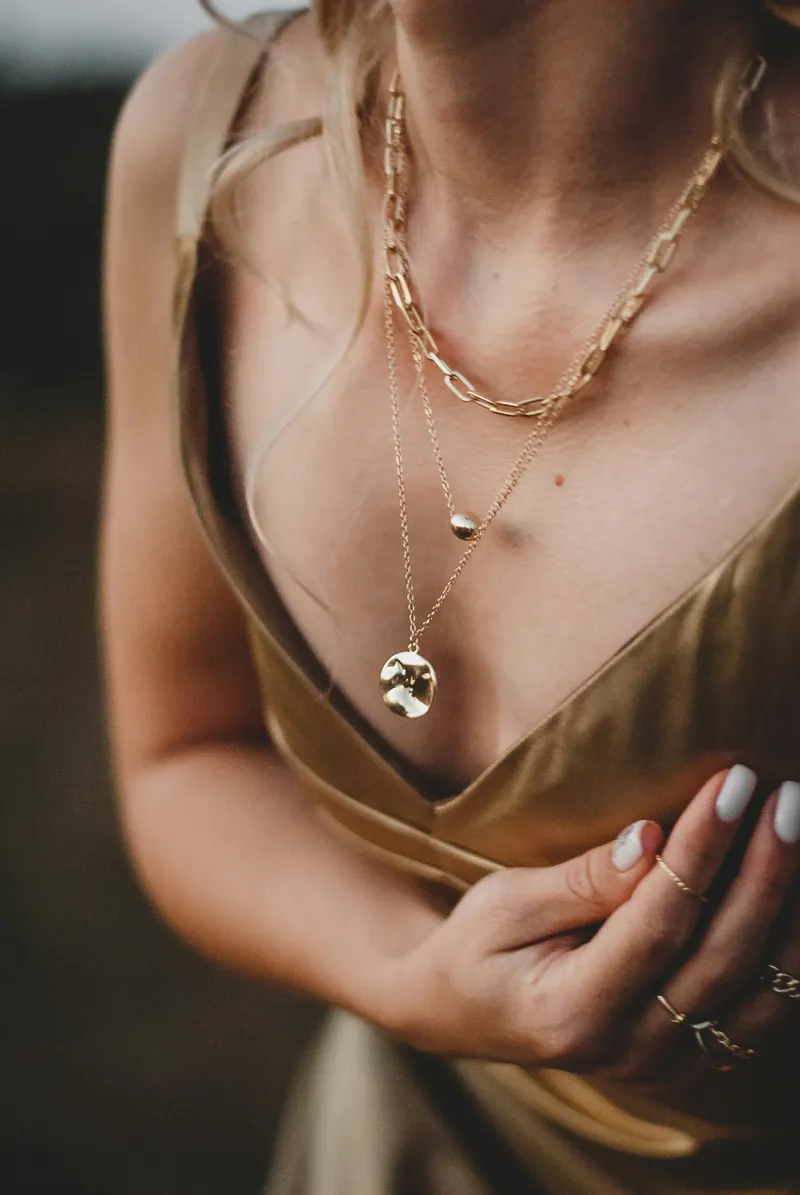Read article: 10 Timeless Jewelry Pieces Every Woman Needs Now