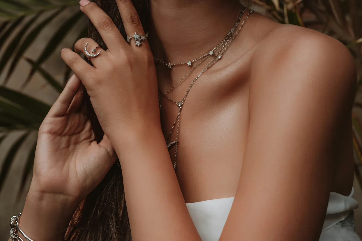 Layer Necklaces & Stack Bracelets Like a Pro: Easy Styling Tips