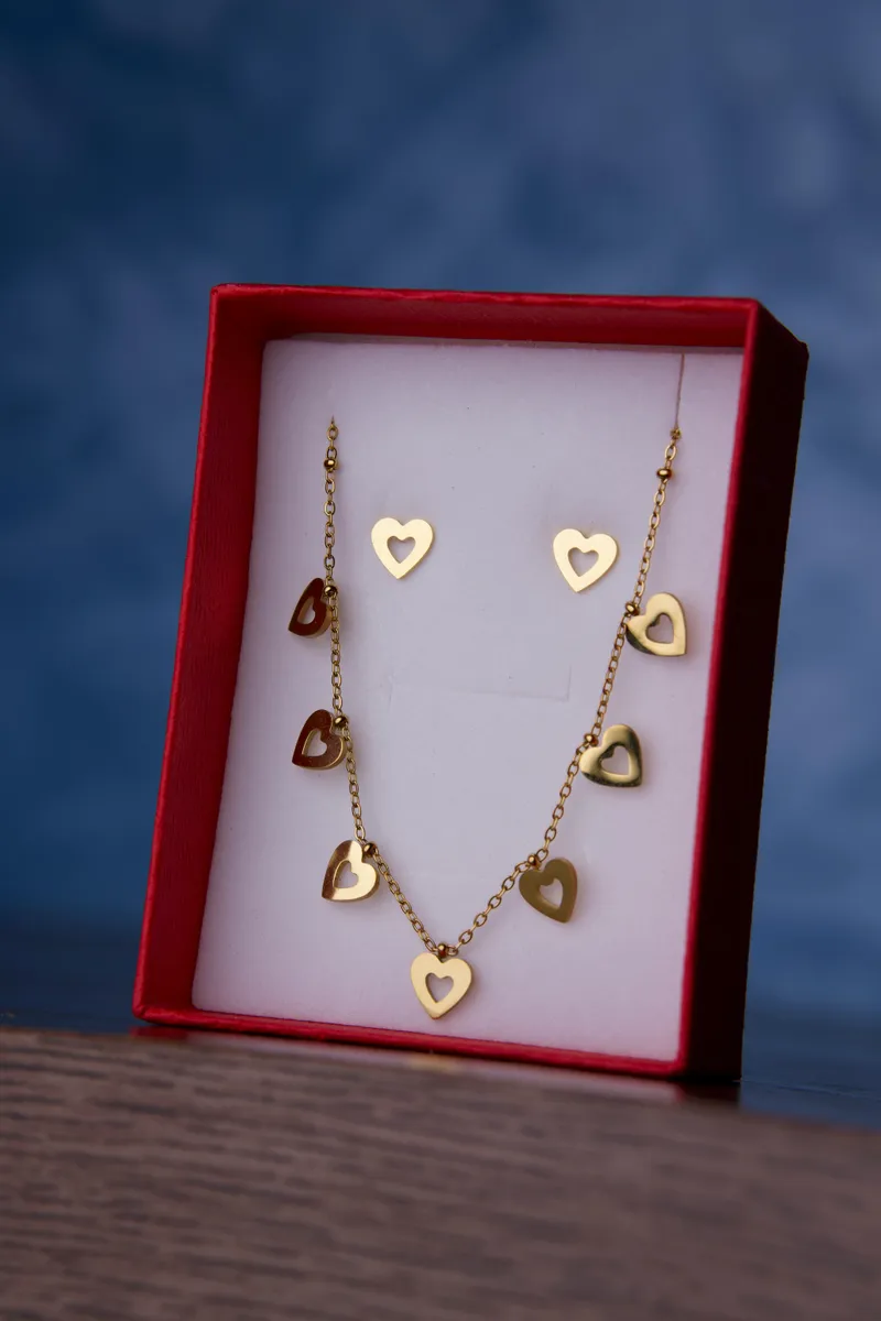 Read article: What is a Push Present? Top Jewelry Gifts for New Moms