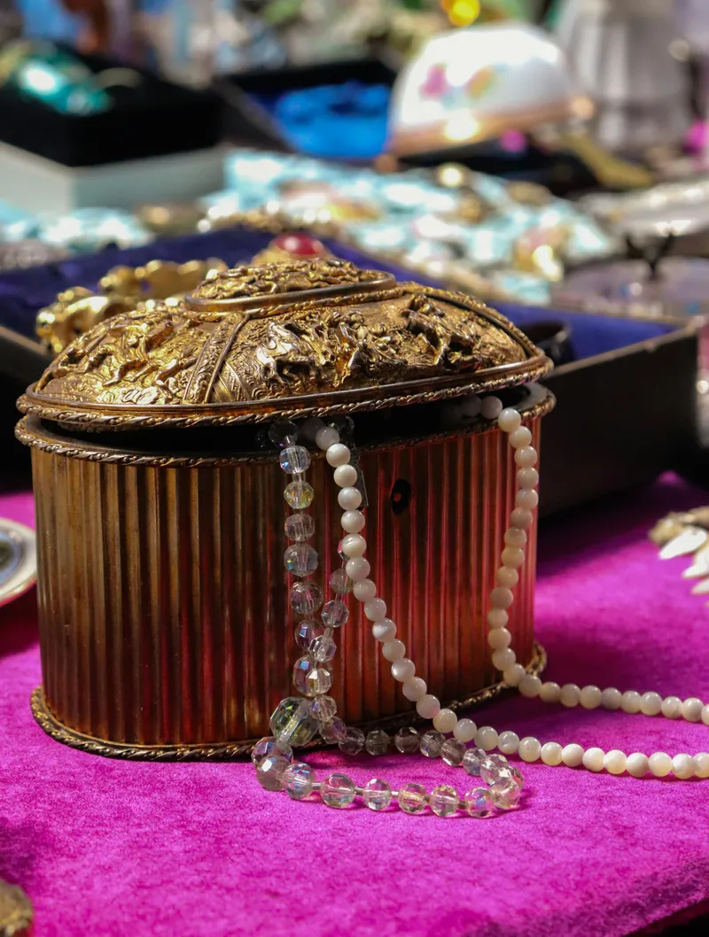 Read article: Responsible Gem Sourcing: Beyond Conflict-Free Diamonds