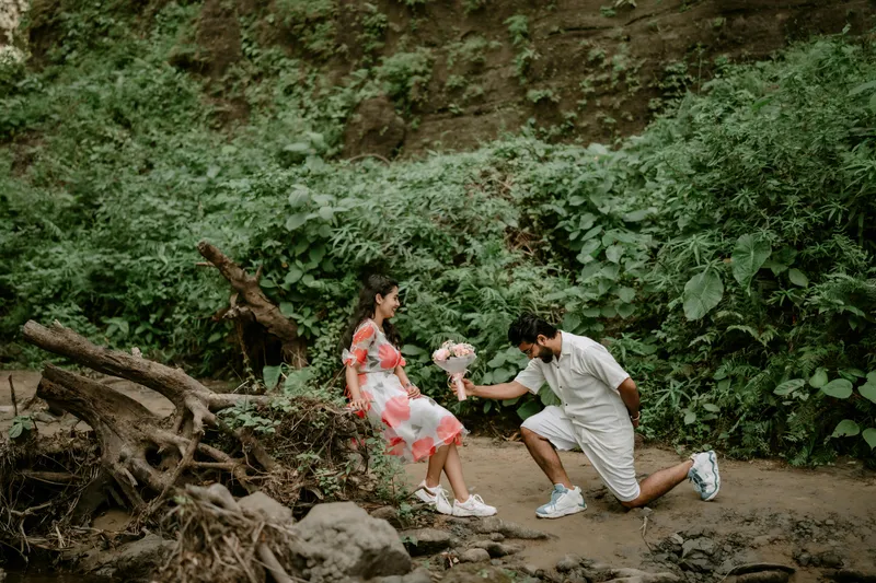 Read article: Designing Your Custom Engagement Ring in Phoenix: A Complete Guide