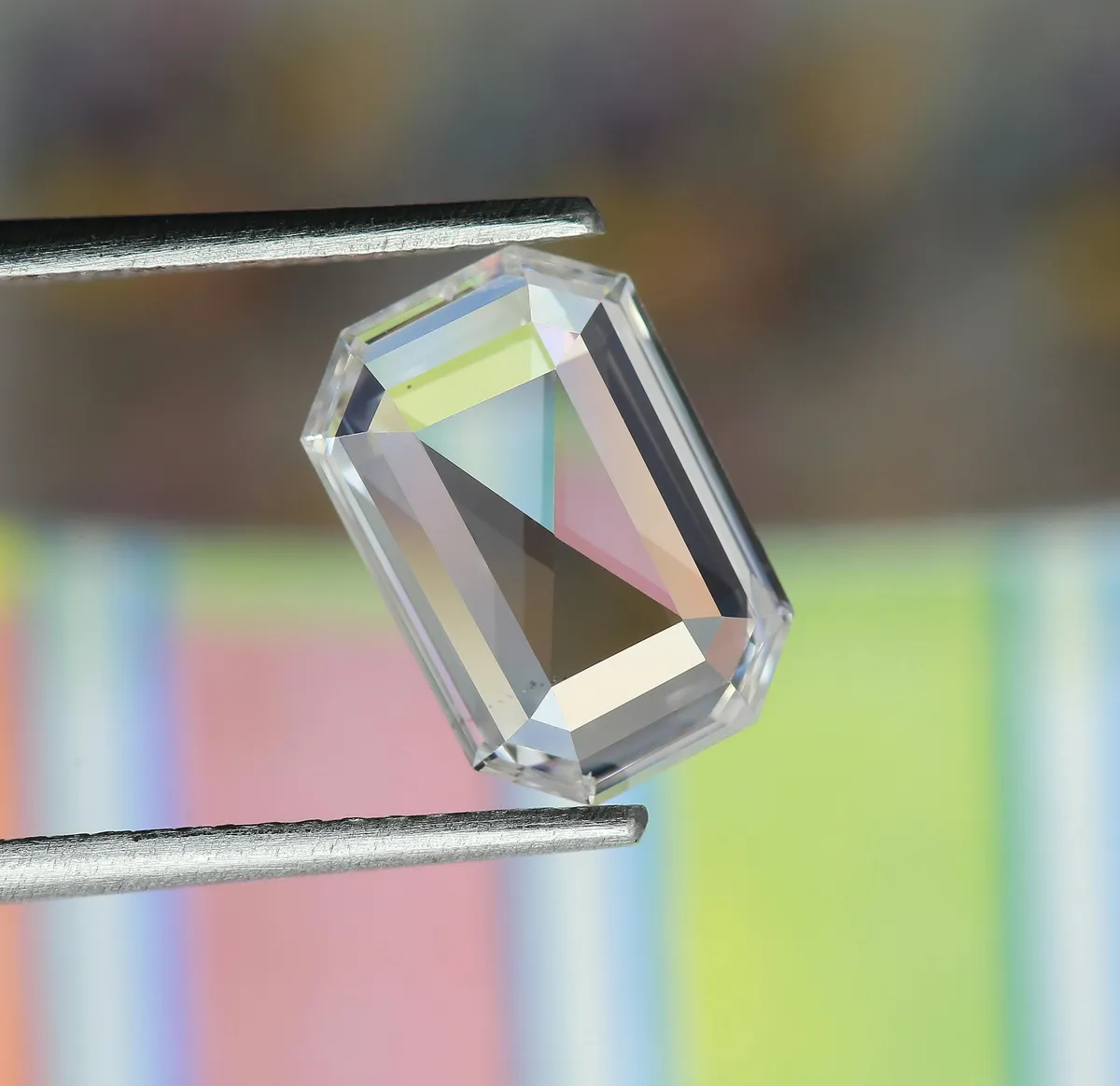 Radiant vs Emerald Cut: Which Geometric Diamond Is Right?
