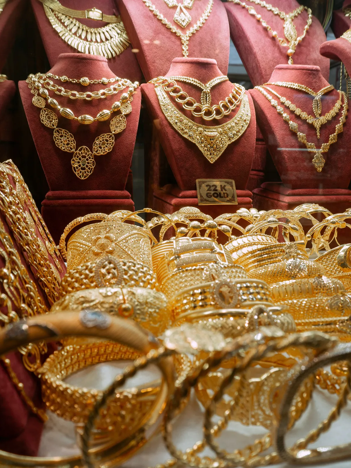 Jewelry for Sensitive Skin: Best Metals for Allergies