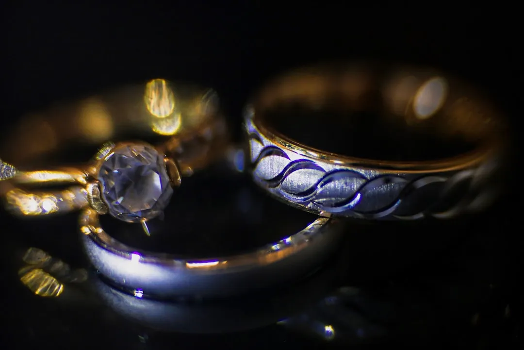 Sapphire vs Ruby vs Emerald: The Best Gemstone for Your Ring