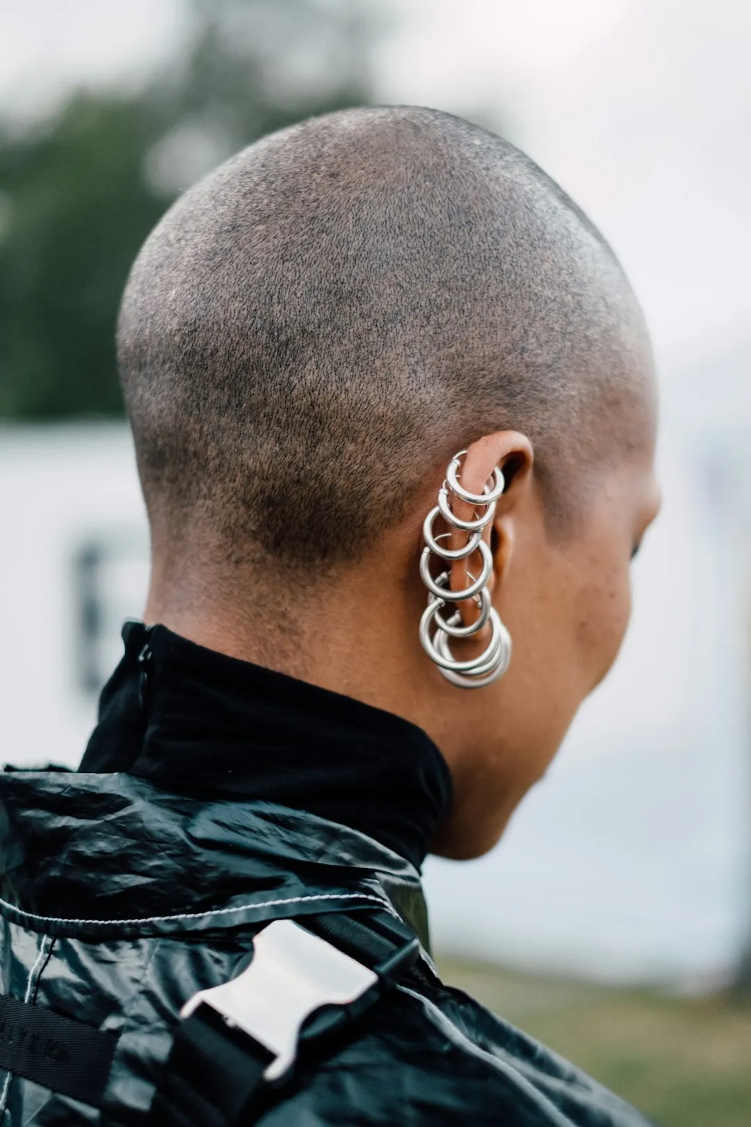 Medical Grade Titanium Earrings: Comfort & Style