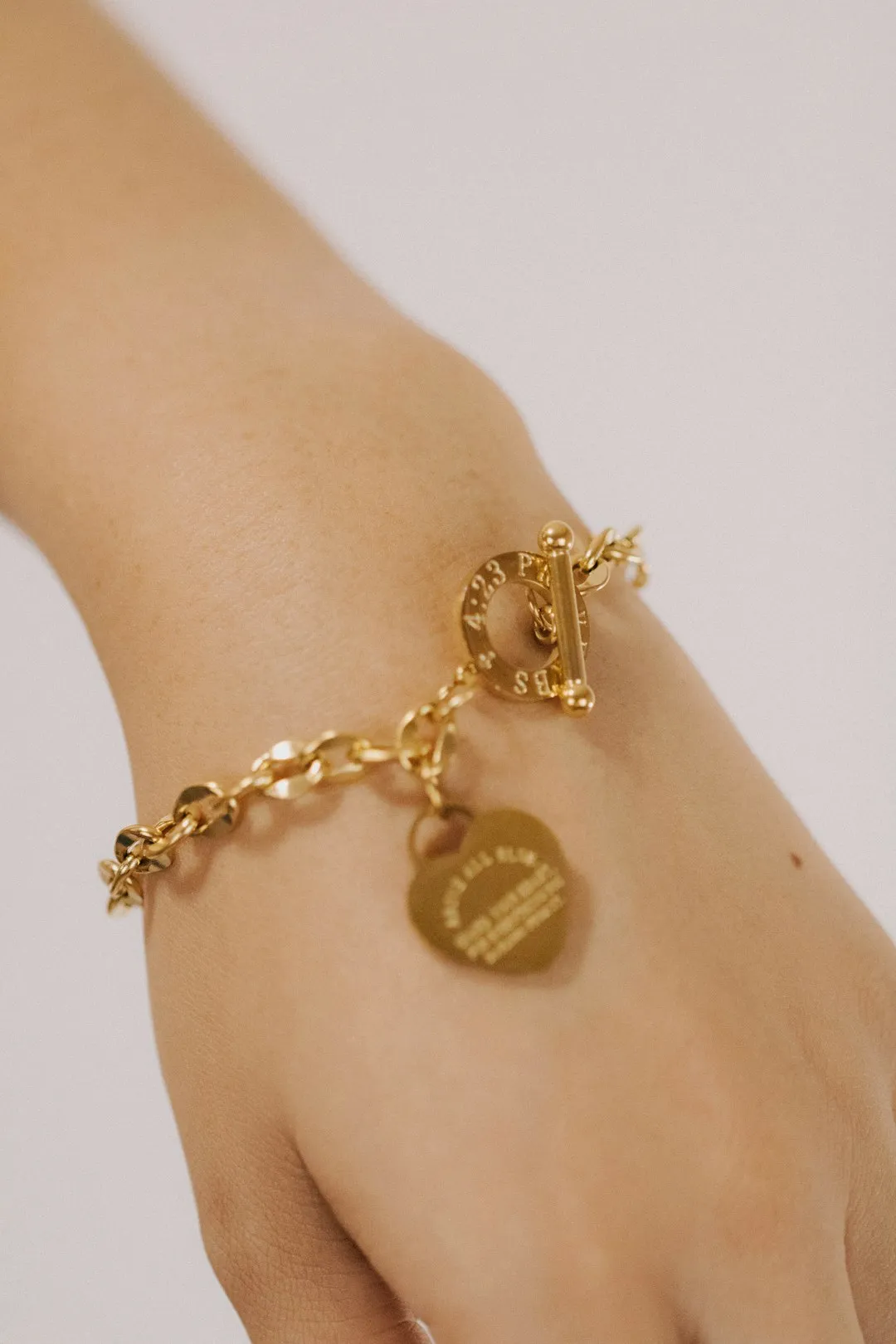 Find Expert Bracelet Engraving Services