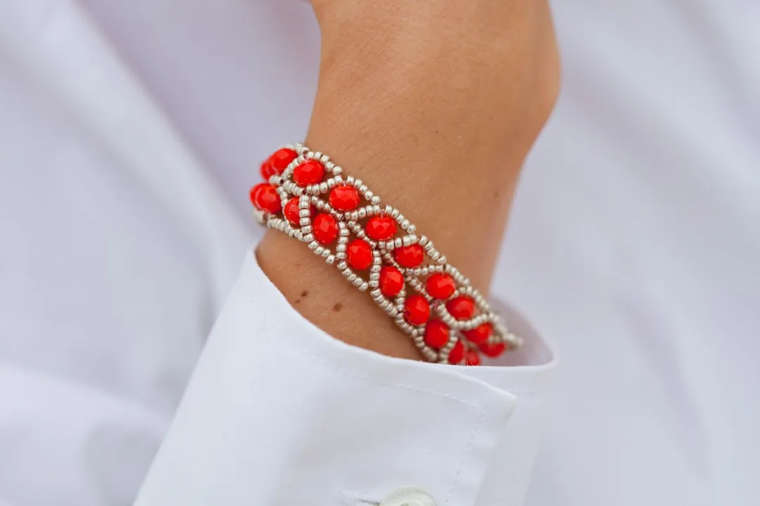 Colorful Bracelets: Style & Fashion Tips for Women