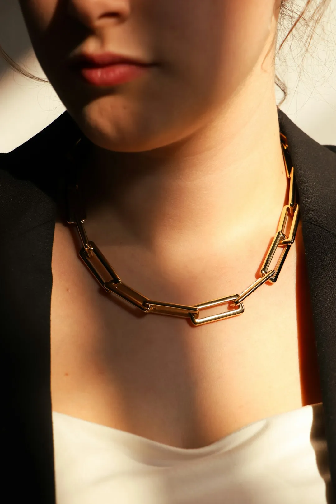 Jewelry Trends by Decade: The Fascinating Evolution of Style