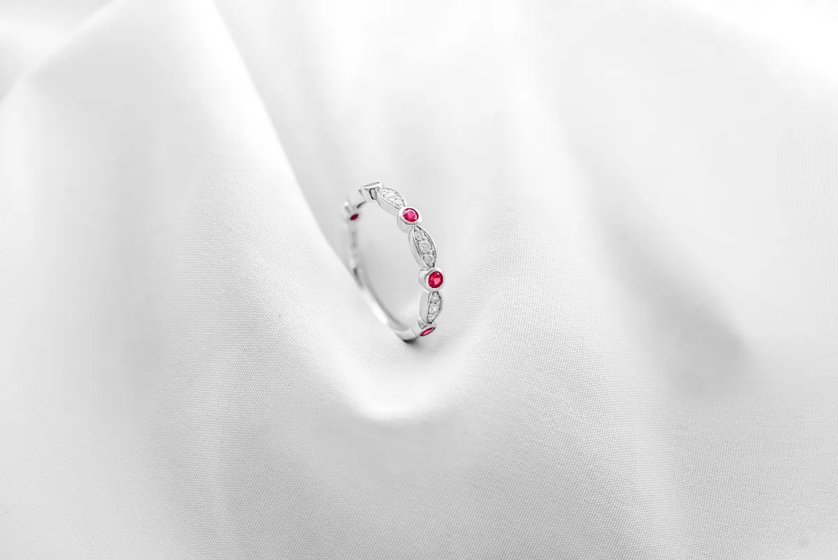 When to Upgrade Your Engagement Ring & Top Options